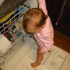 Aeryn Notices Her Mess.JPG
