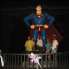 Hanging in Metropolis.jpg