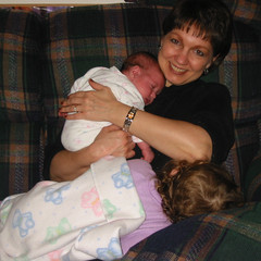 Grandma Leona and her Girls.jpg