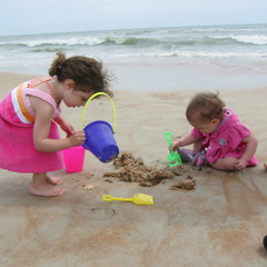 Aeryn and Ana Dig.JPG